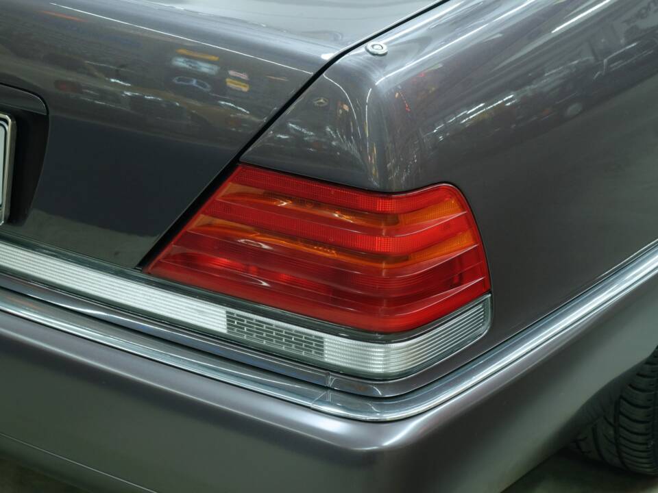Bild 12/50 von Mercedes-Benz 400 SE (1991)