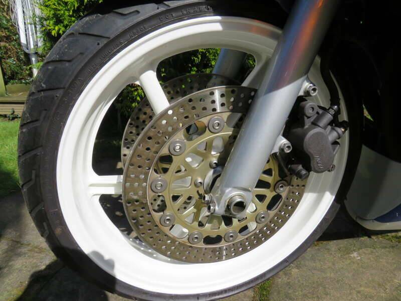 Bild 29/39 von Honda CBR 400 RR (1992)