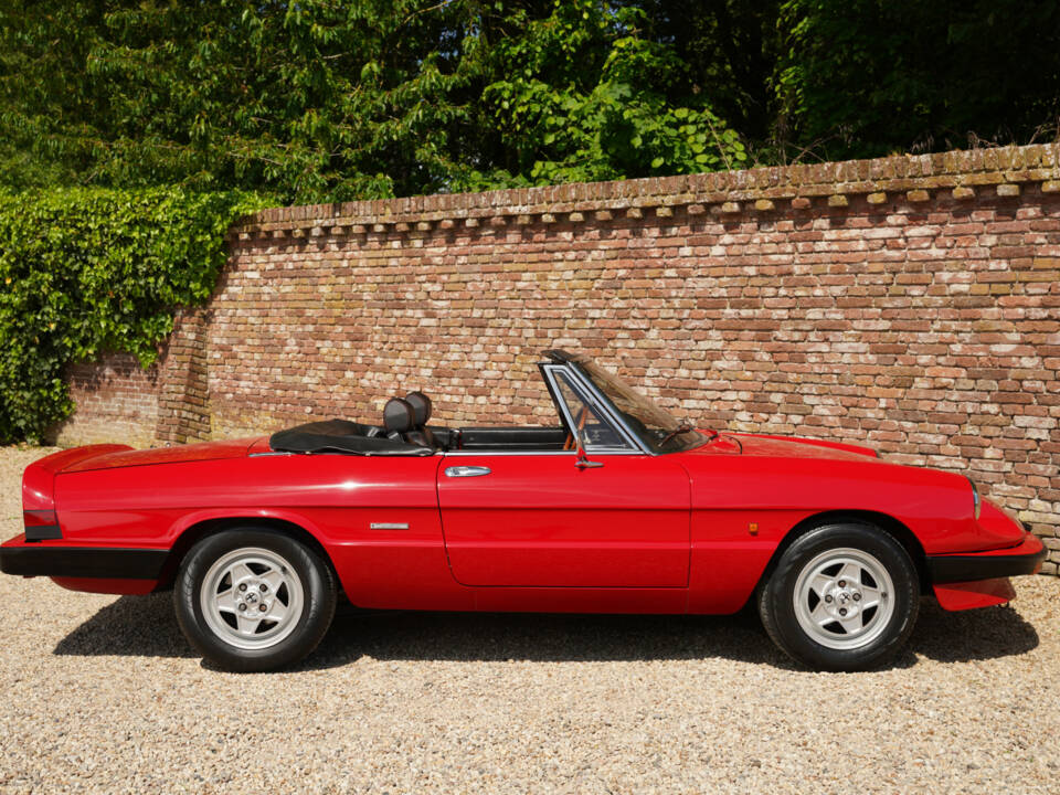 Image 25/50 of Alfa Romeo 2.0 Spider (1990)