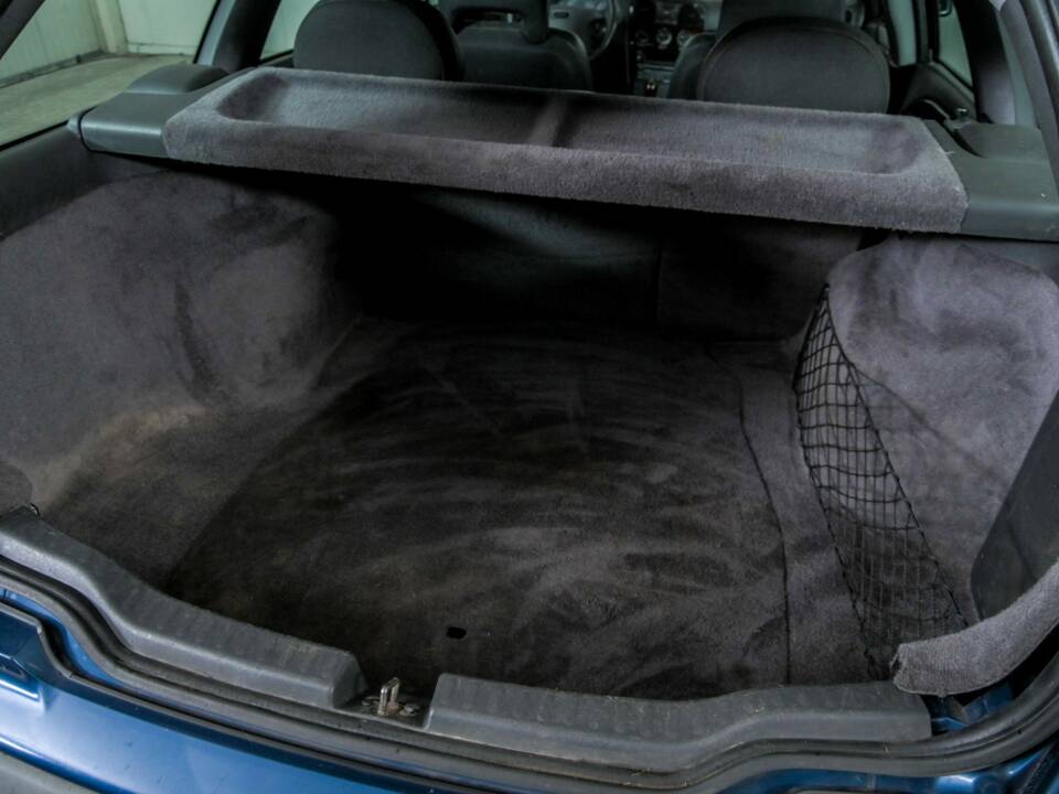 Image 26/29 of Volvo V40 2.0 16V (1999)