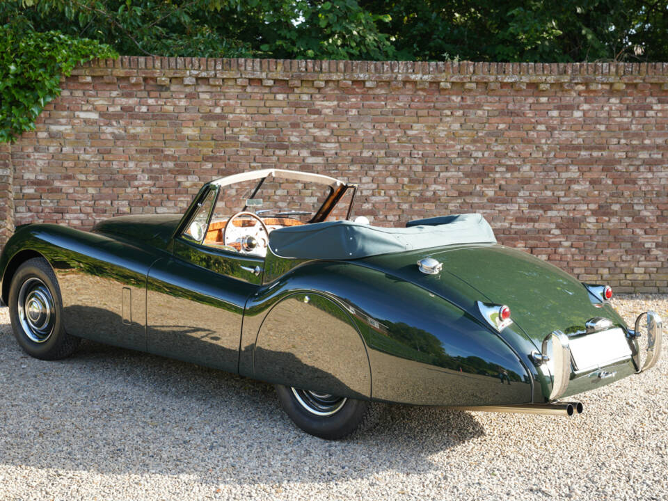 Bild 34/50 von Jaguar XK 120 SE DHC (1953)