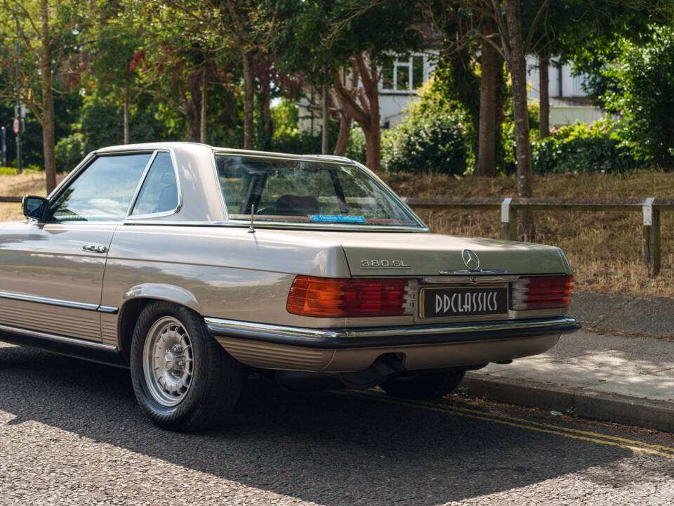 Image 12/23 of Mercedes-Benz 380 SL (1985)