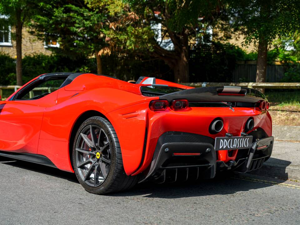 Image 16/37 of Ferrari SF90 Spider (2023)