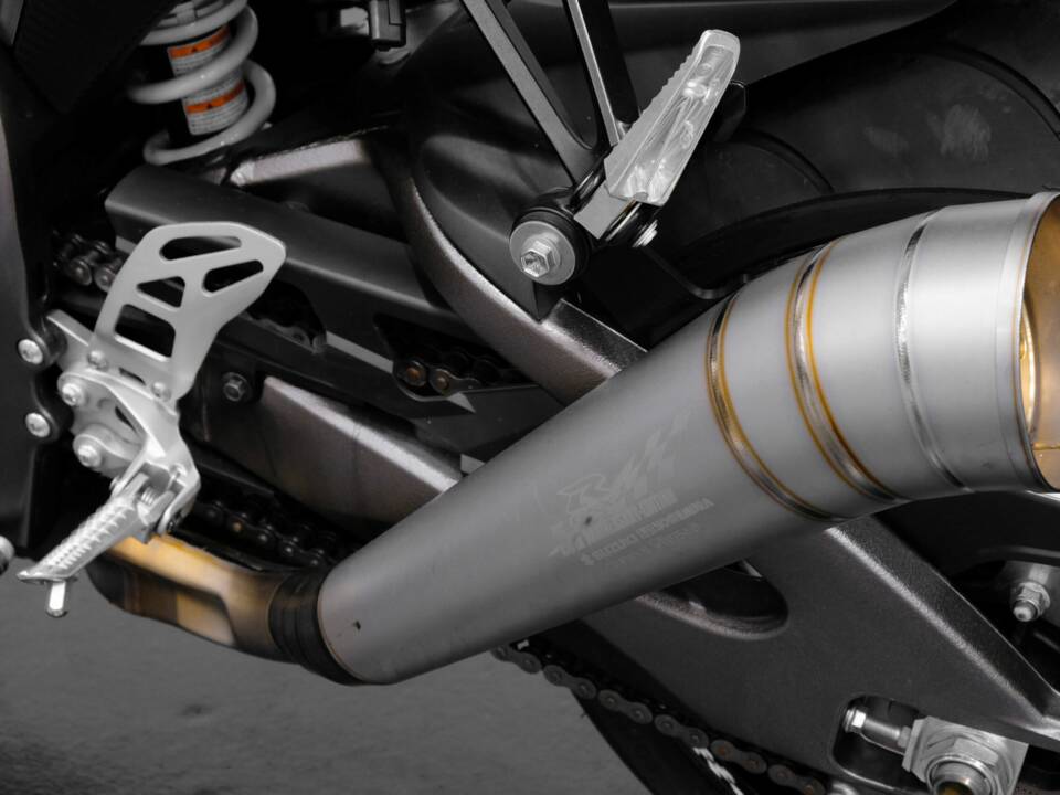 Bild 13/21 von Suzuki DUMMY (2010)