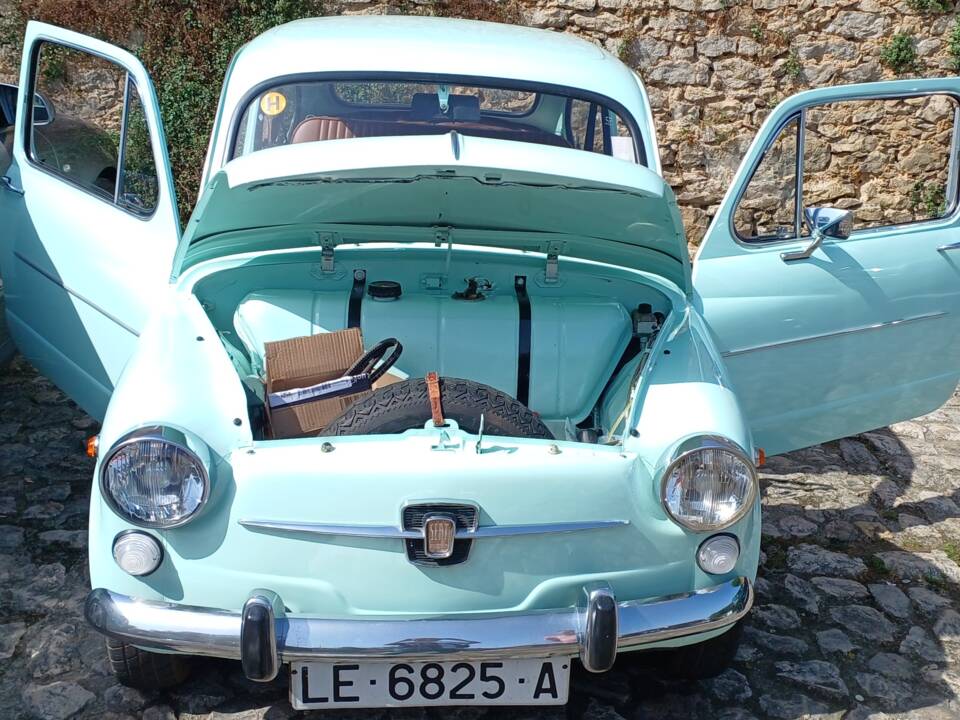 Bild 4/6 von SEAT 600 E (1972)