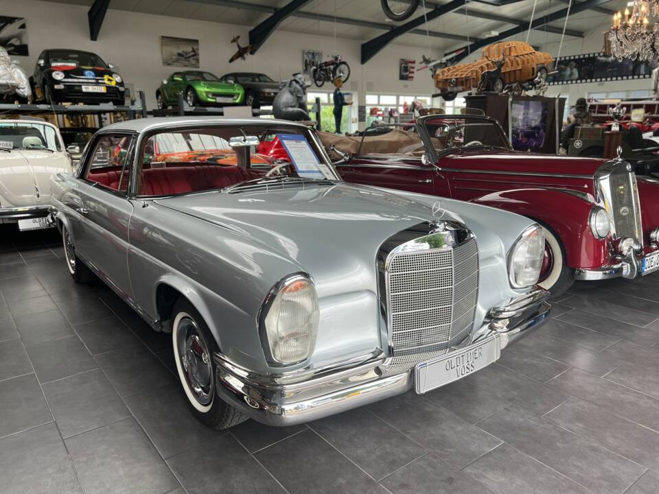 Bild 29/44 von Mercedes-Benz 250 SE (1967)