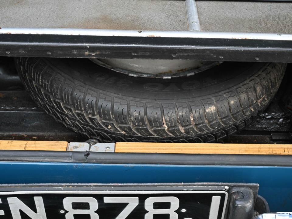 Image 18/50 of Morris Minor 1000 Traveller (1971)