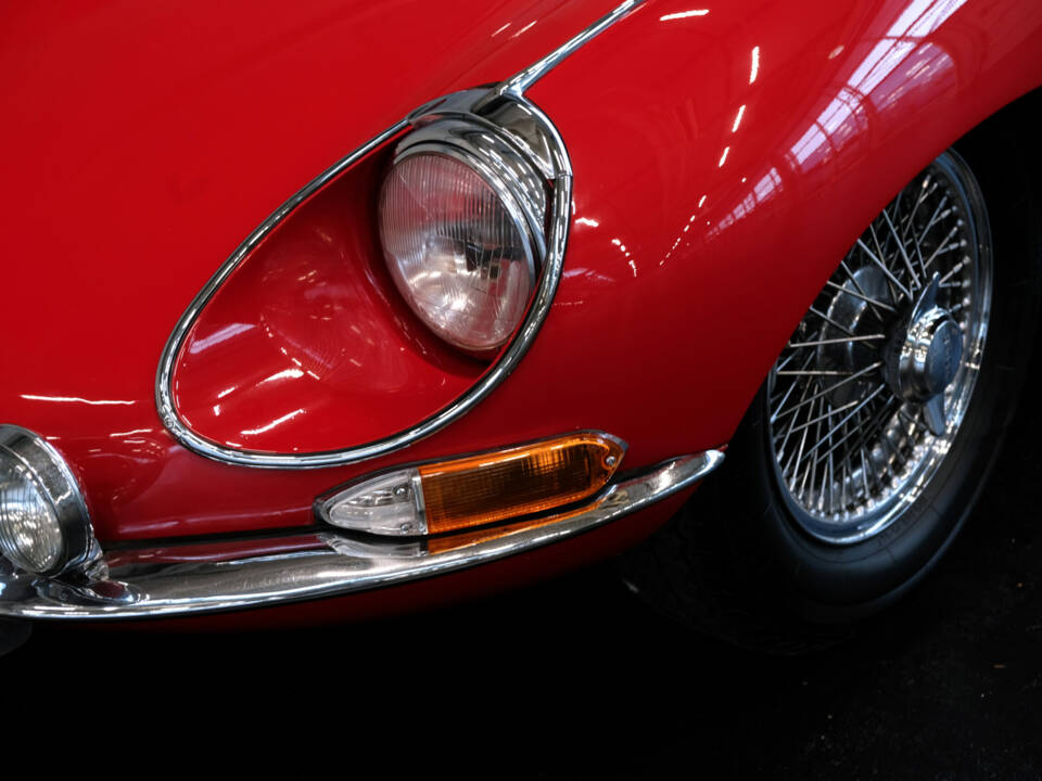 Imagen 12/23 de Jaguar E-Type 4.2 (1967)