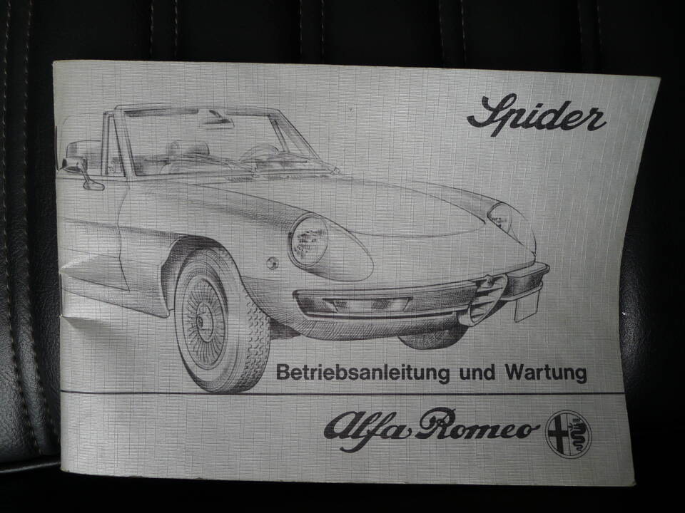 Image 10/36 of Alfa Romeo 2000 Spider Veloce (1982)