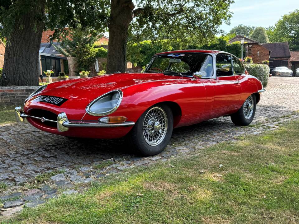 Bild 2/30 von Jaguar E-Type 4.2 (1966)