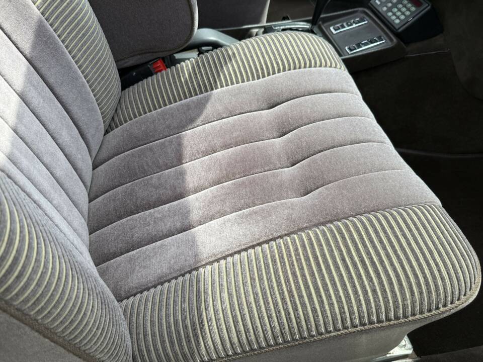 Afbeelding 86/89 van Mercedes-Benz 300 SEL 6.3 (1972)