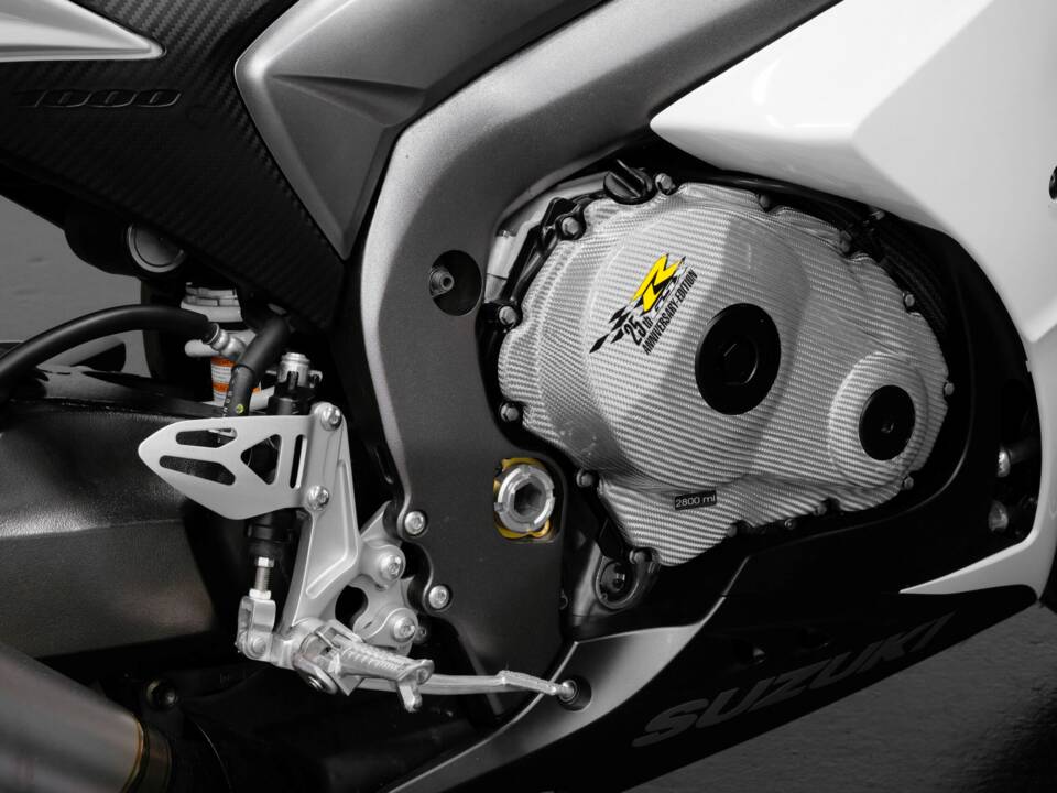 Bild 16/21 von Suzuki DUMMY (2010)