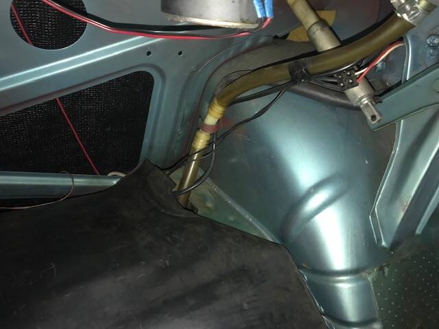 Image 32/91 of Volvo P 144 GL (1972)