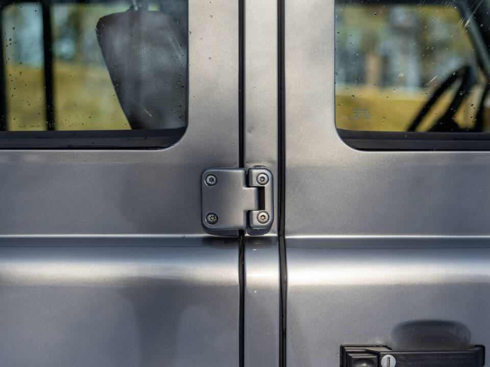 Image 21/98 of Land Rover Defender 130 Double Cab (2008)