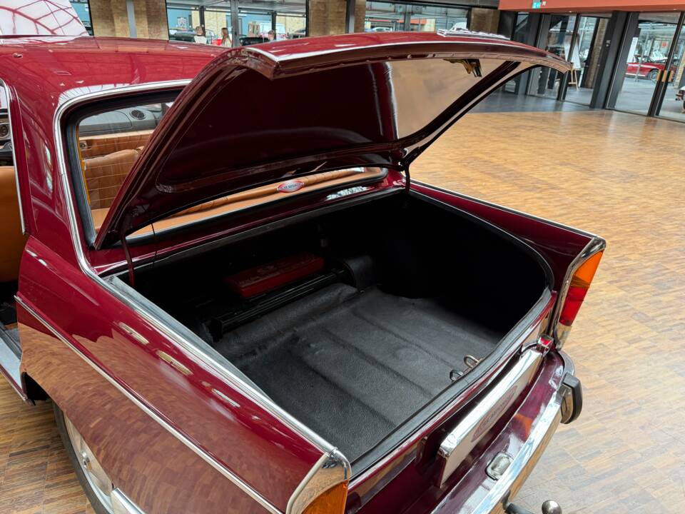 Image 23/36 of Peugeot 404 (1972)
