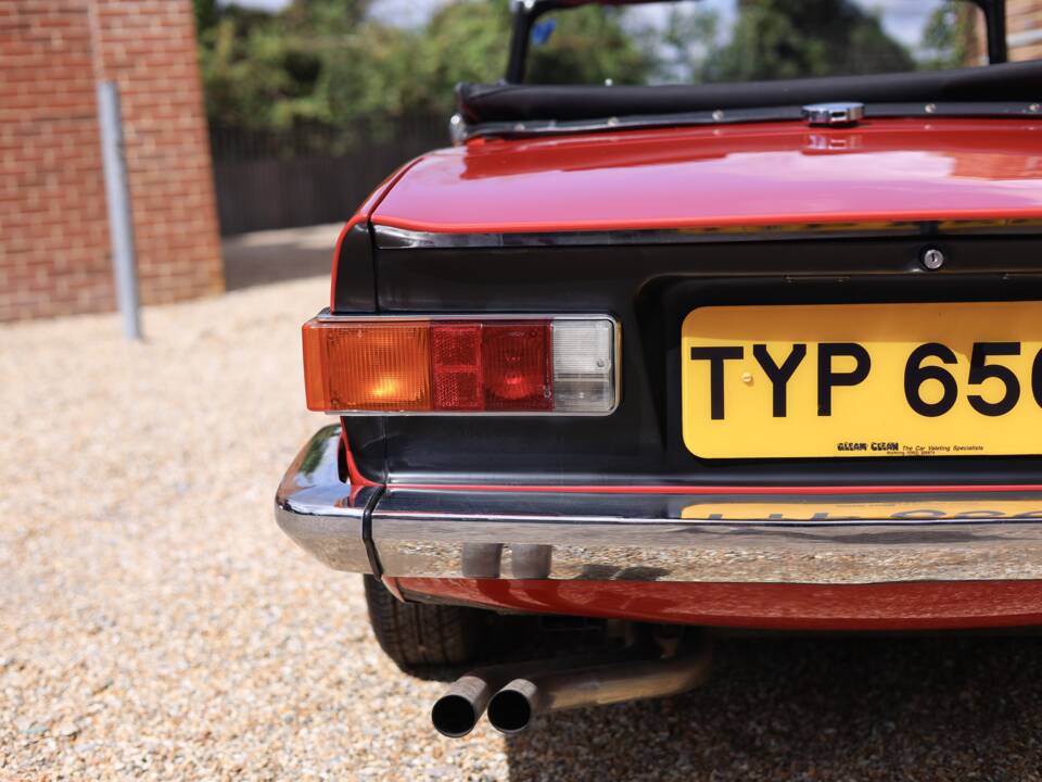 Image 11/50 de Triumph TR 6 (1973)