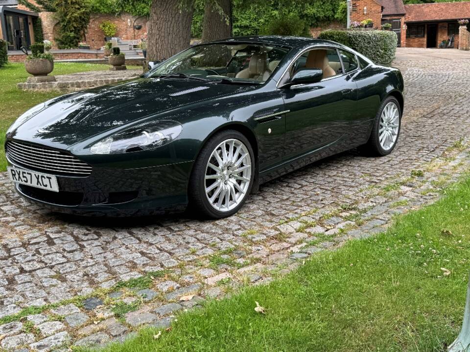 Image 4/43 of Aston Martin DB 9 (2008)