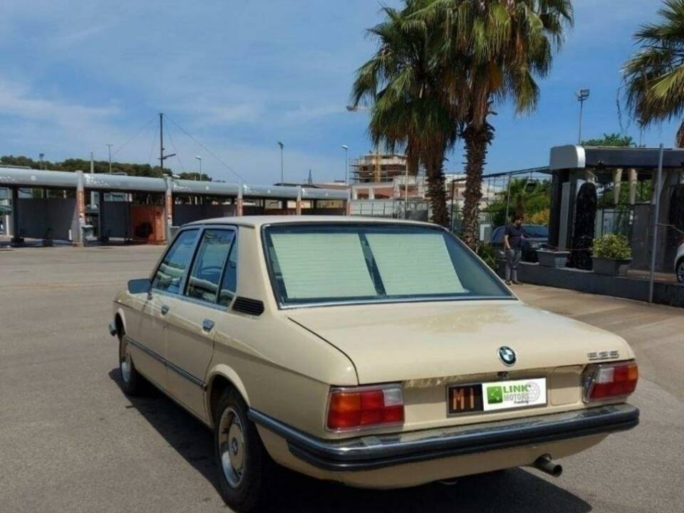 Immagine 3/10 di BMW 525 (1975)