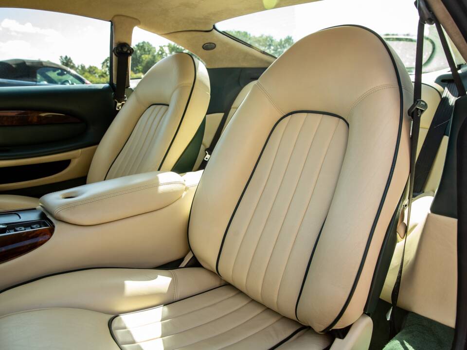 Bild 35/43 von Aston Martin DB 7 (1998)