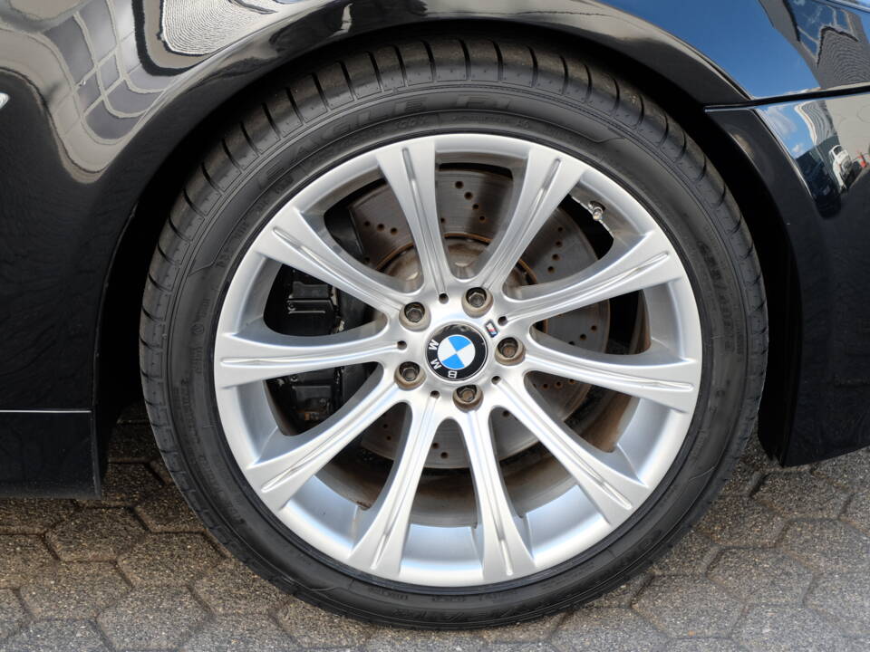 Image 20/51 of BMW M5 (2007)