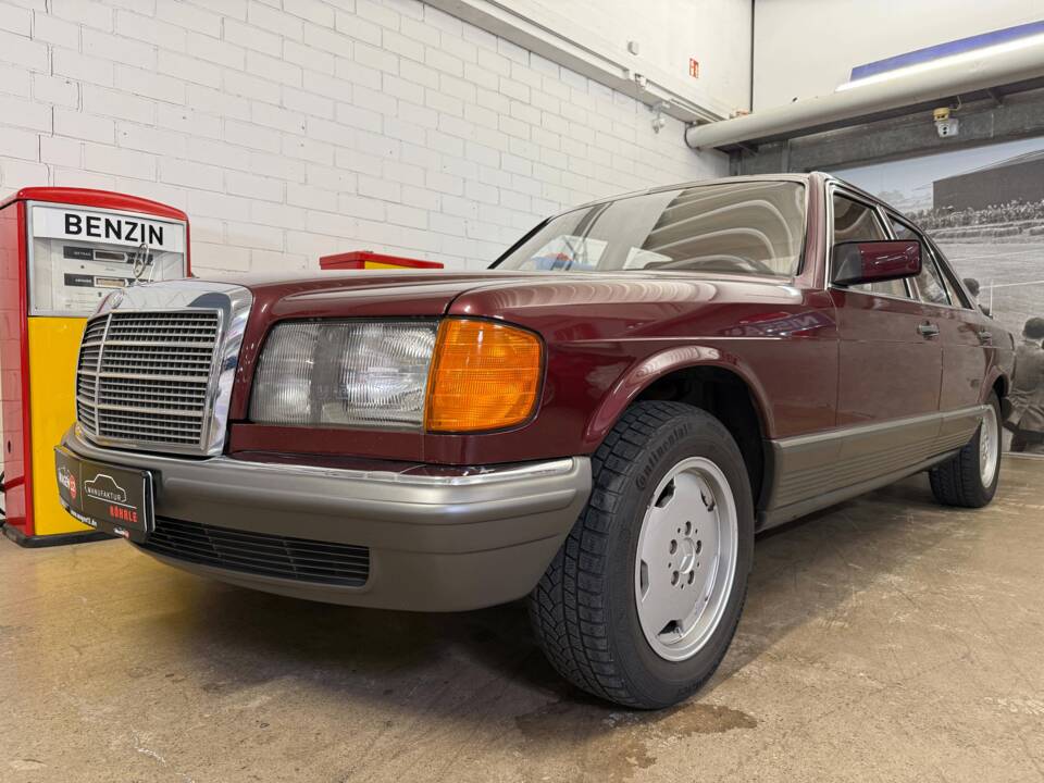 Image 2/18 of Mercedes-Benz 500 SE (1985)