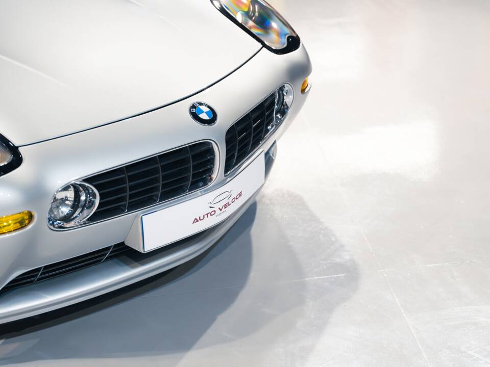 Image 19/41 of BMW Z8 (2002)