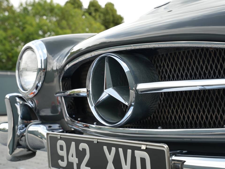 Image 32/50 de Mercedes-Benz 190 SL (1961)