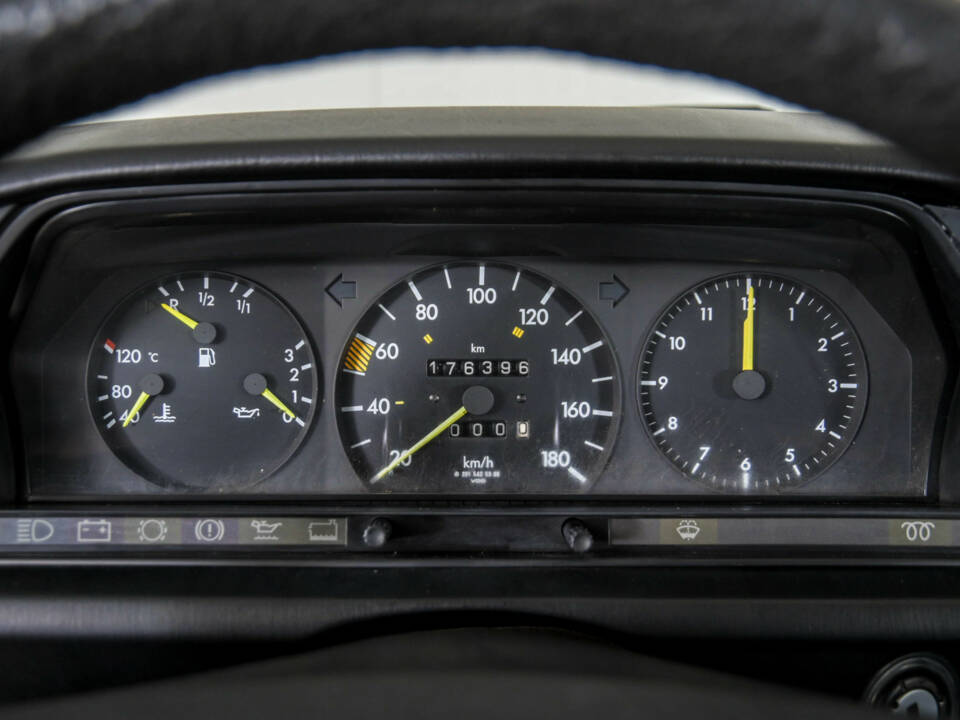 Immagine 19/50 di Mercedes-Benz 190 D (1985)