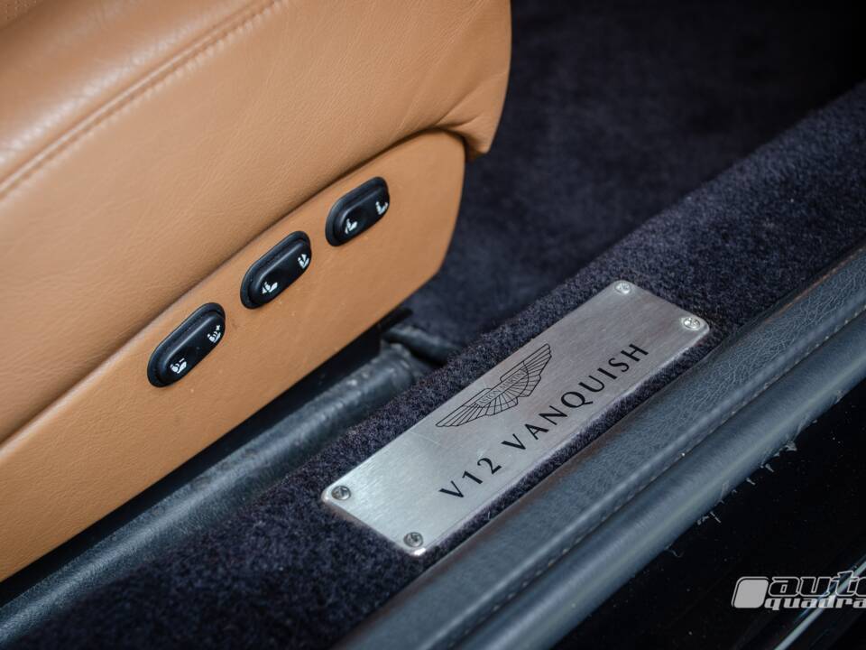 Afbeelding 15/19 van Aston Martin V12 Vanquish S (2005)
