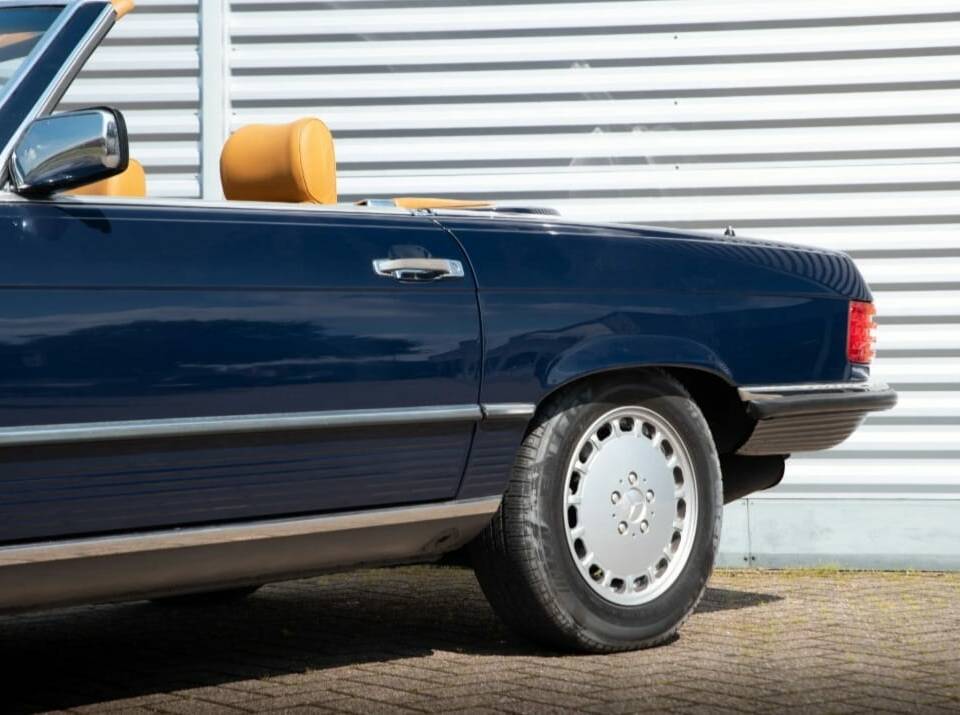 Imagen 5/20 de Mercedes-Benz 560 SL (1989)