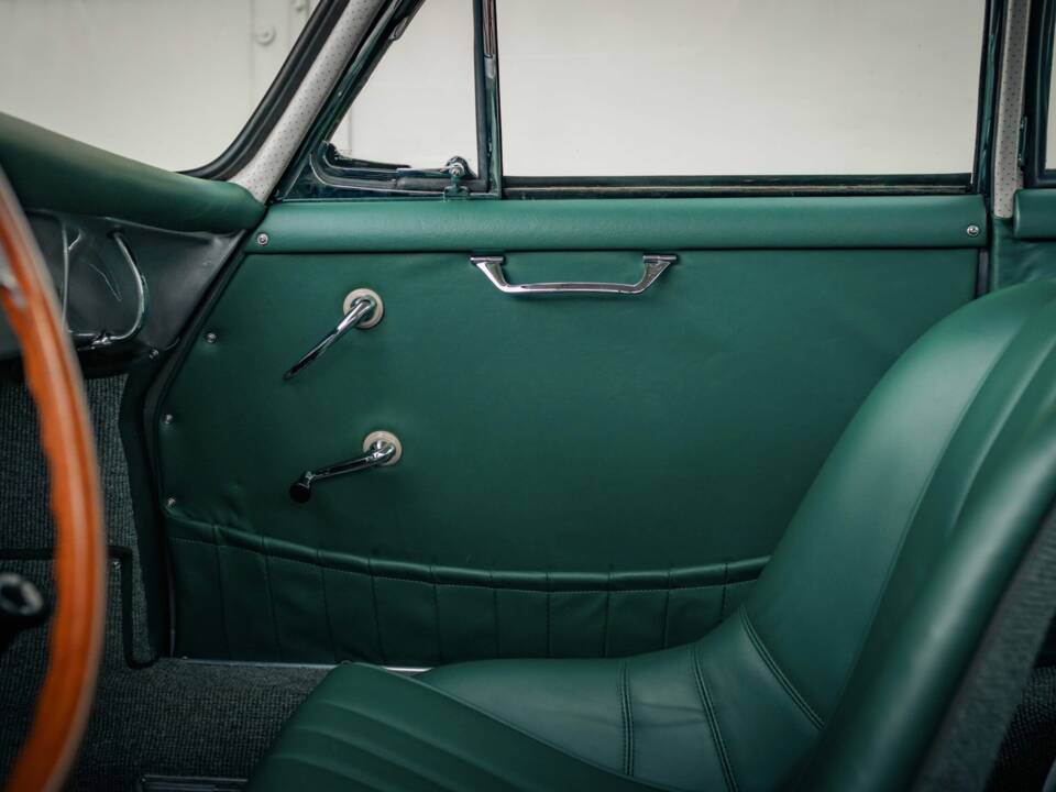 Image 26/46 of Porsche 356 B 1600 Super 90 (1962)