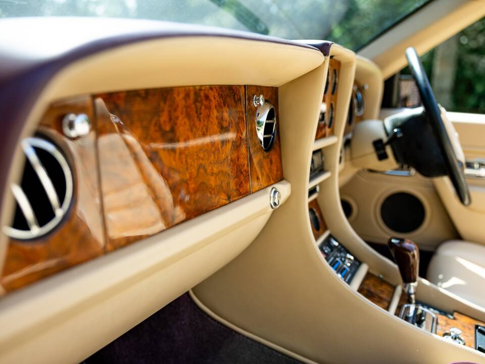 Image 12/46 of Bentley Azure (1997)