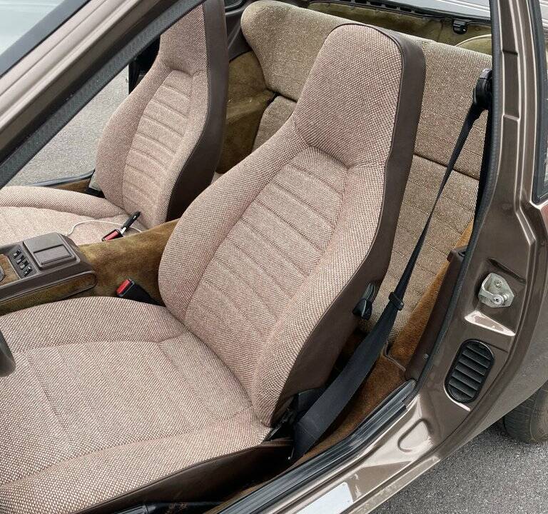 Bild 6/8 von Porsche 924 (1983)