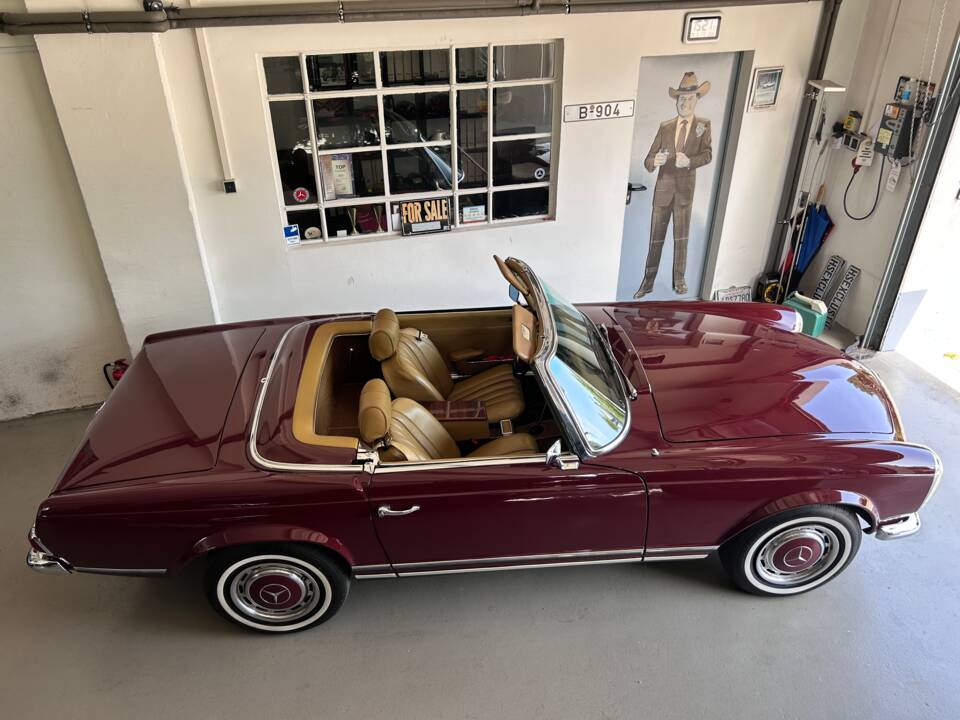 Image 6/40 de Mercedes-Benz 280 SL (1968)
