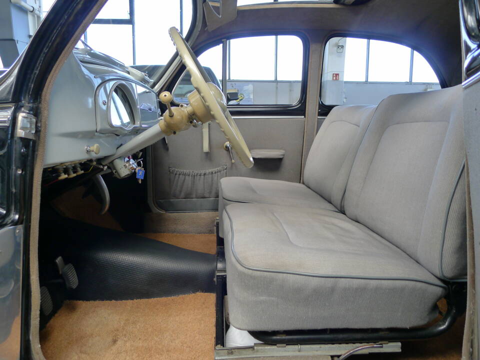 Bild 40/50 von Peugeot 203 C (1955)