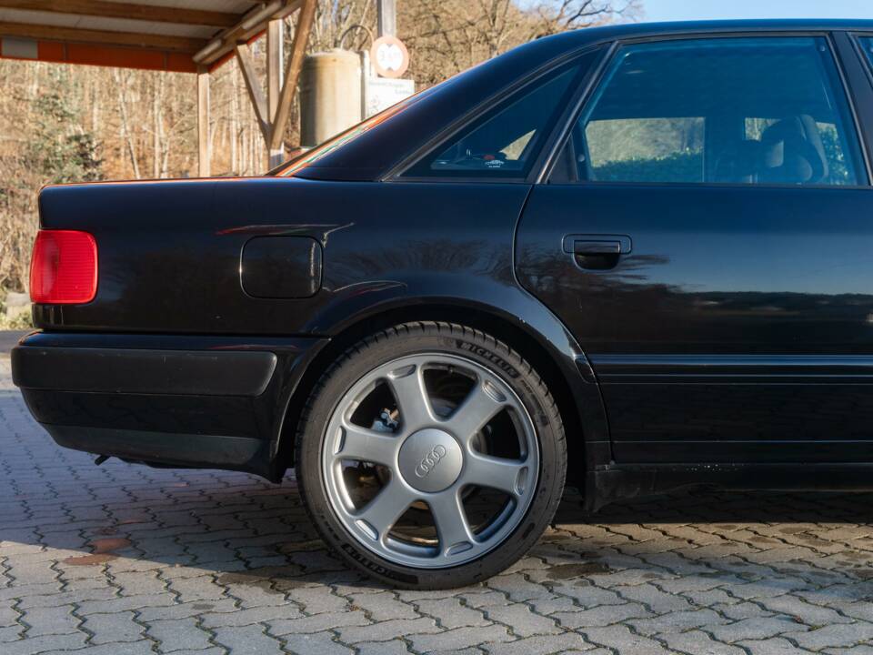 Afbeelding 40/73 van Audi 100 S4 Quattro (1993)