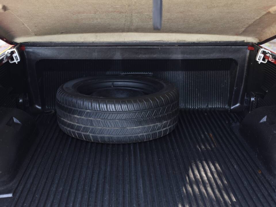 Image 82/82 of Dodge Ram SRT 10 (2005)