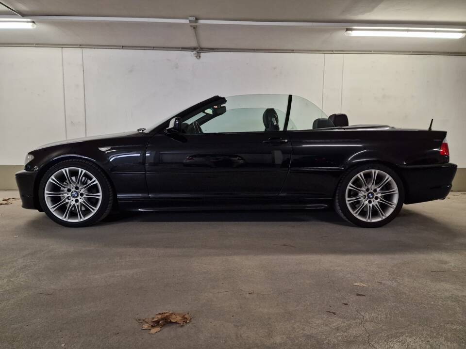 Immagine 2/61 di BMW 330Ci (2004)