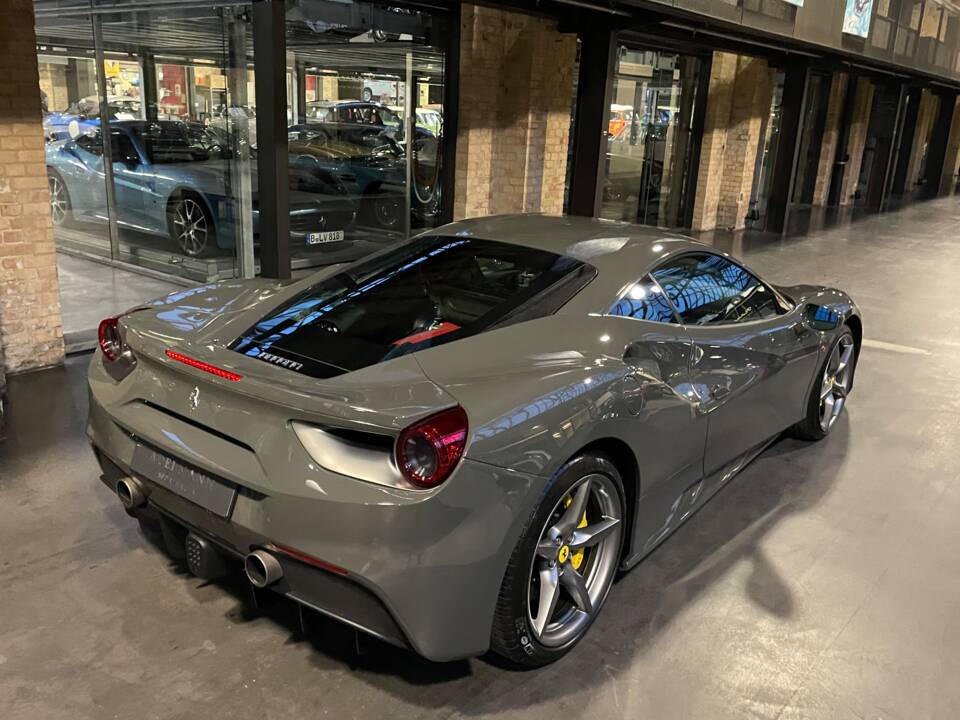 Immagine 5/14 di Ferrari 488 GTB (2017)