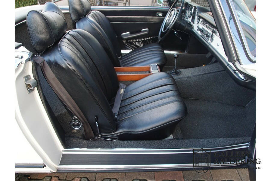 Image 12/50 of Mercedes-Benz 280 SL (1970)