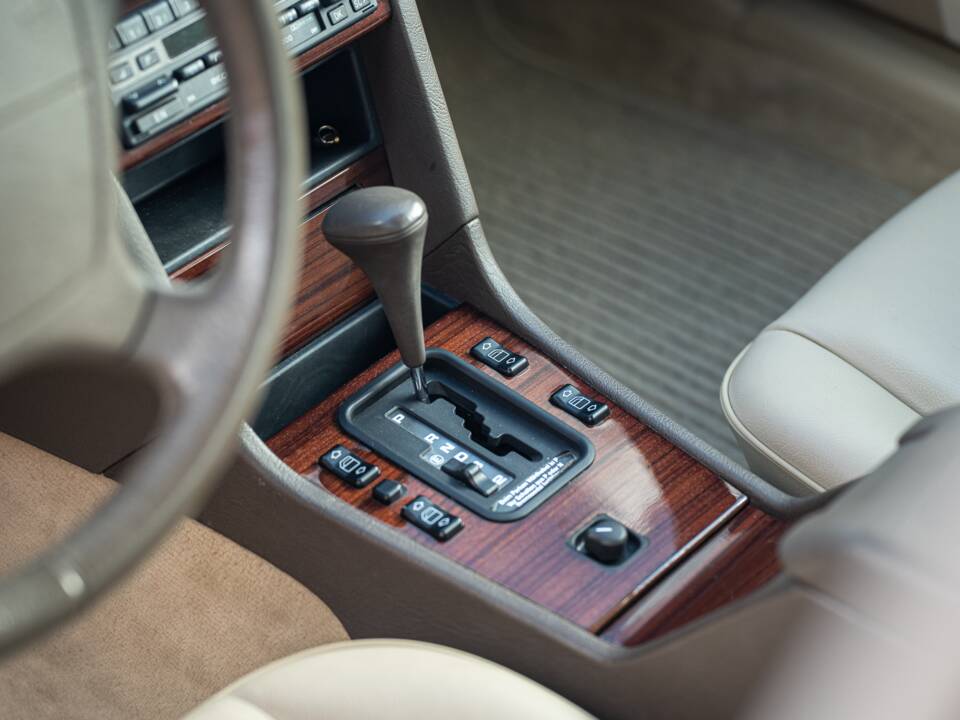 Bild 35/74 von Mercedes-Benz C 280 (1993)