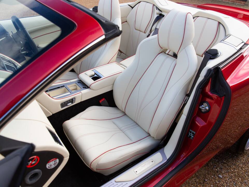 Afbeelding 55/81 van Aston Martin DB 9 Volante (2015)