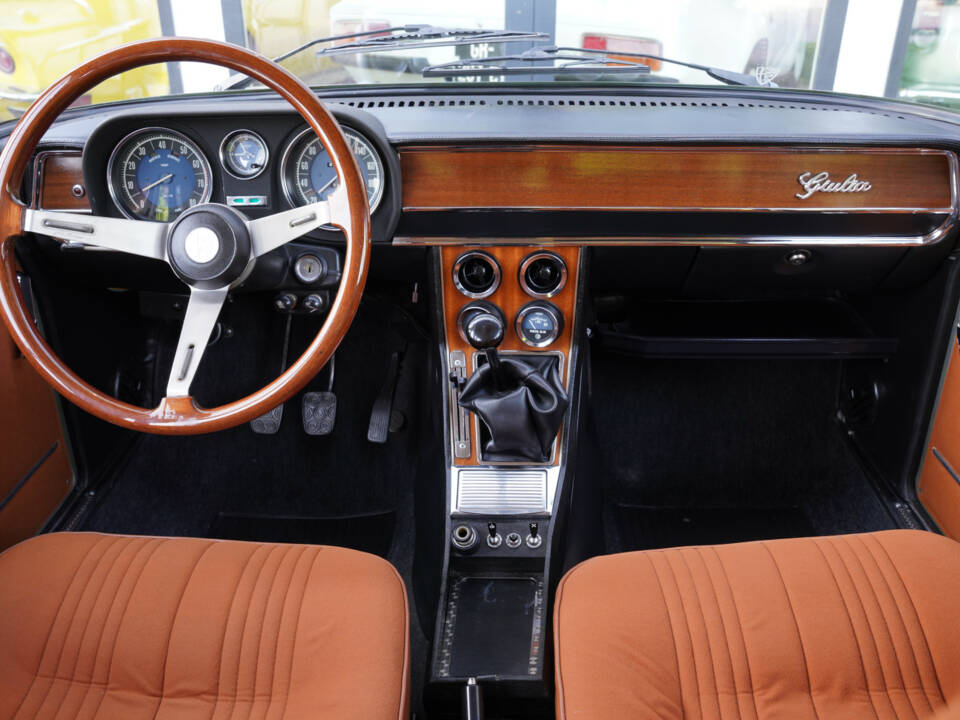 Imagen 10/50 de Alfa Romeo Giulia Nuova Super 1300 (1978)