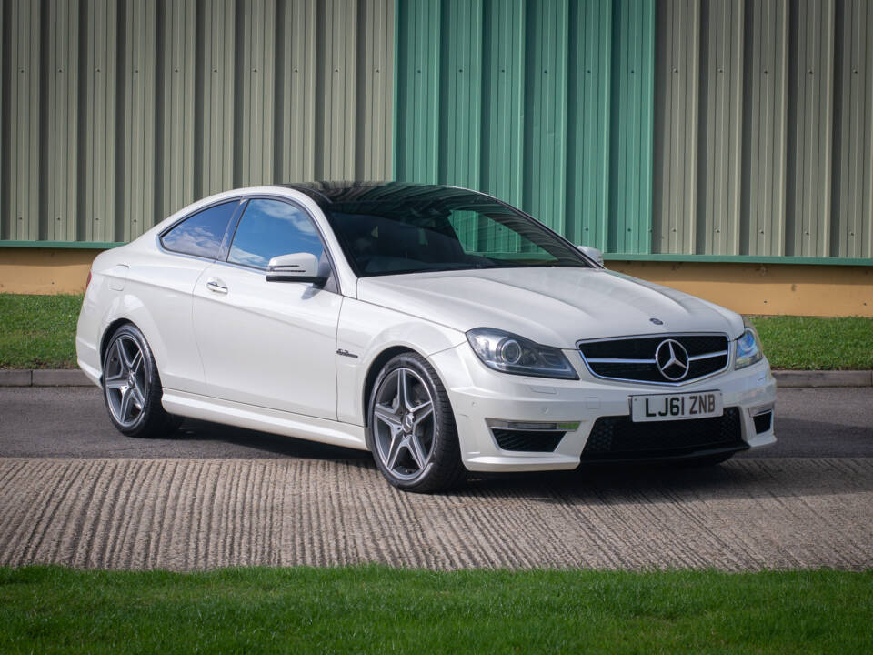 Image 8/25 of Mercedes-Benz C 63 AMG (2012)