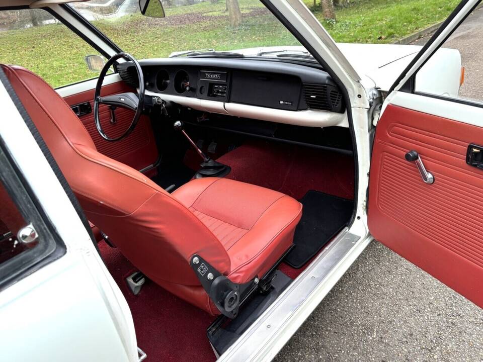 Image 14/29 de Toyota Corolla 1200 (1971)