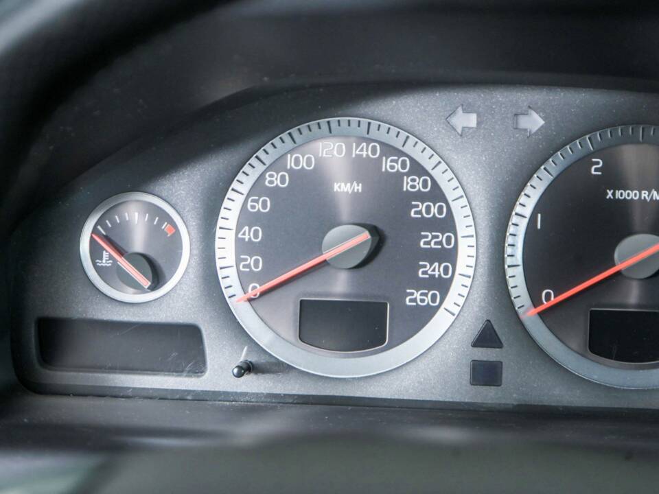 Image 20/36 of Volvo V70 D5 (2008)