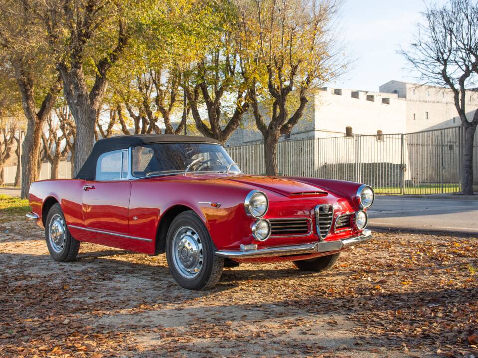 Immagine 3/94 di Alfa Romeo 2600 Spider (1964)