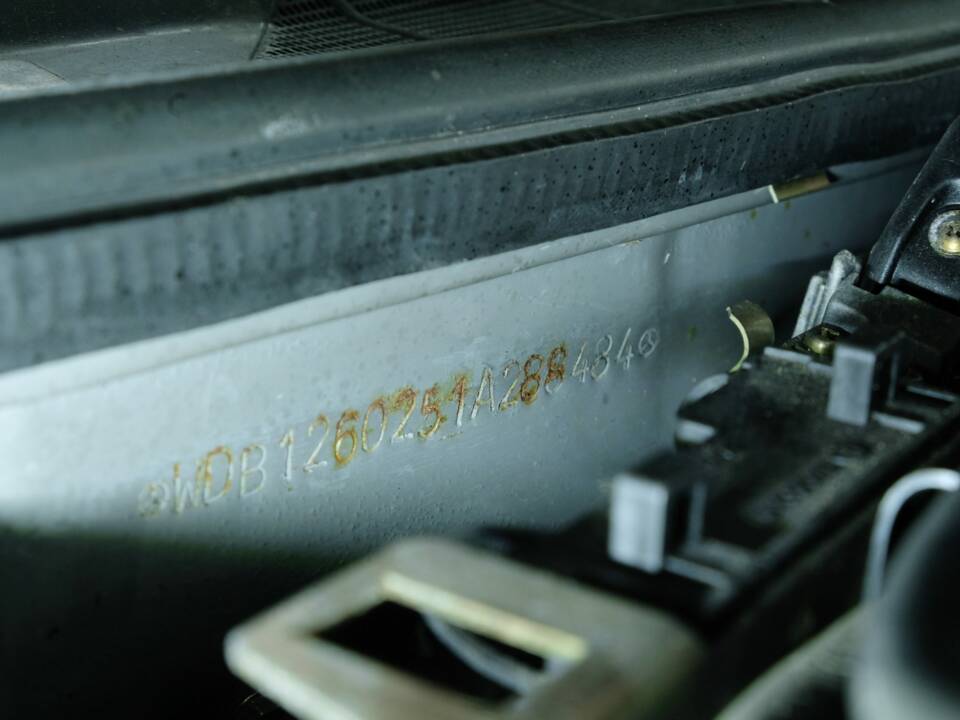 Bild 13/50 von Mercedes-Benz 300 SEL (1986)