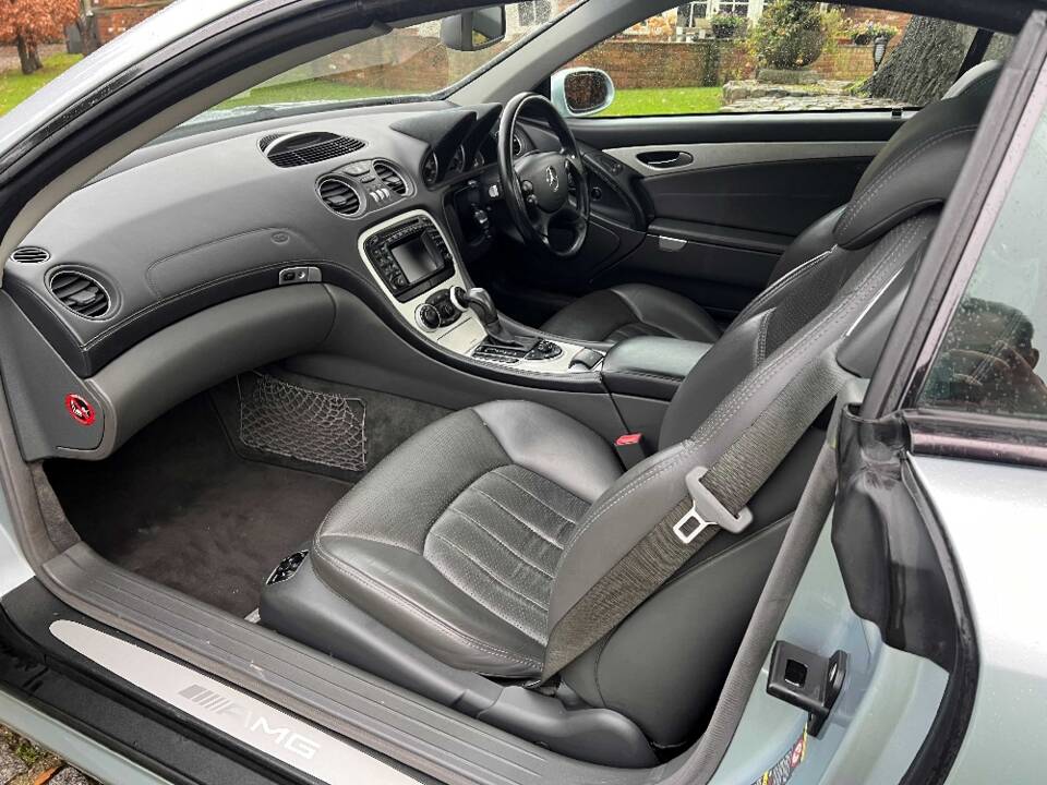Imagen 19/30 de Mercedes-Benz SL 55 AMG (2003)