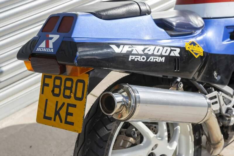 Bild 20/47 von Honda VFR 400 R (1988)